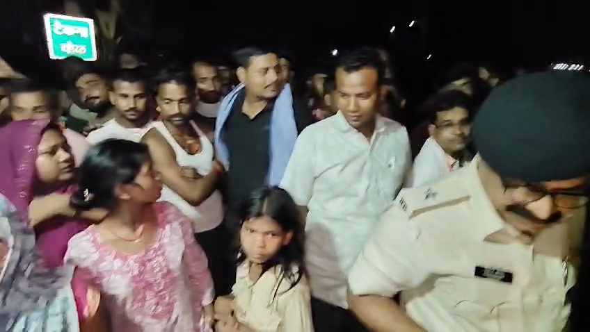 समस्तीपुर में सनसनी: विभूतिपुर में दिव्यांग दुकानदार की गला रेतकर निर्मम हत्या, जांच में जुटी पुलिस 7