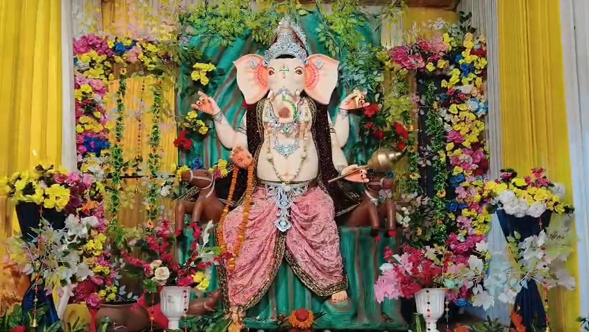 नालंदा: 14 दिनों बाद गणपति बप्पा को दी गई विदाई, भव्य झांकियों के साथ हुआ प्रतिमा विसर्जन,गणपति बप्पा मोरया’ के जयकारों से गूंजा बिहारशरीफ 5