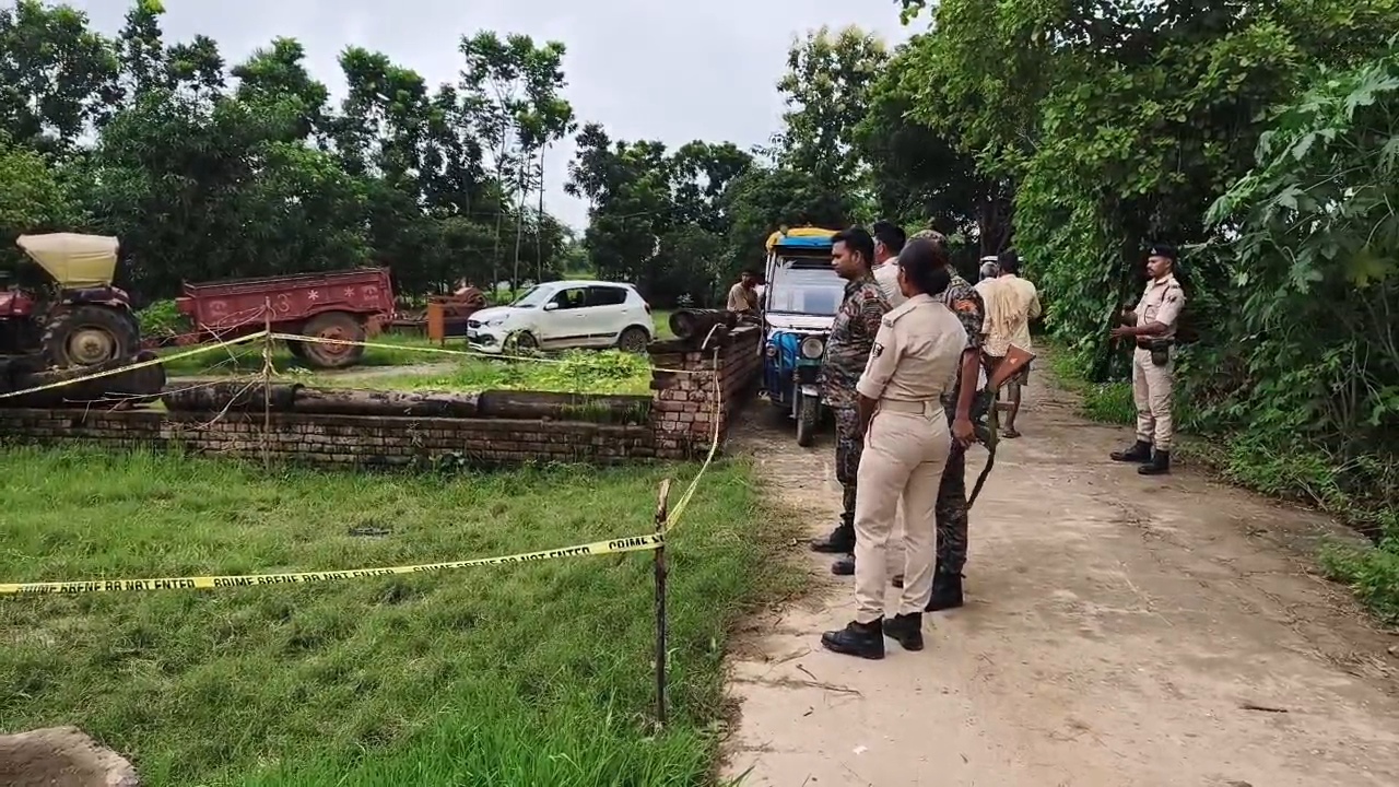 दो गोतिया के बीच आपसी विवाद में हुई जमकर हुई गोलीबारी, दो भाइयों को लगी गोली, एक भाई की मौत दूसरा गंभीर रूप से जख्मी, मोटर के स्टार्टर को लेकर हुई गोलीबारी, इलाके में पुलिस कर रही है कैंप 7