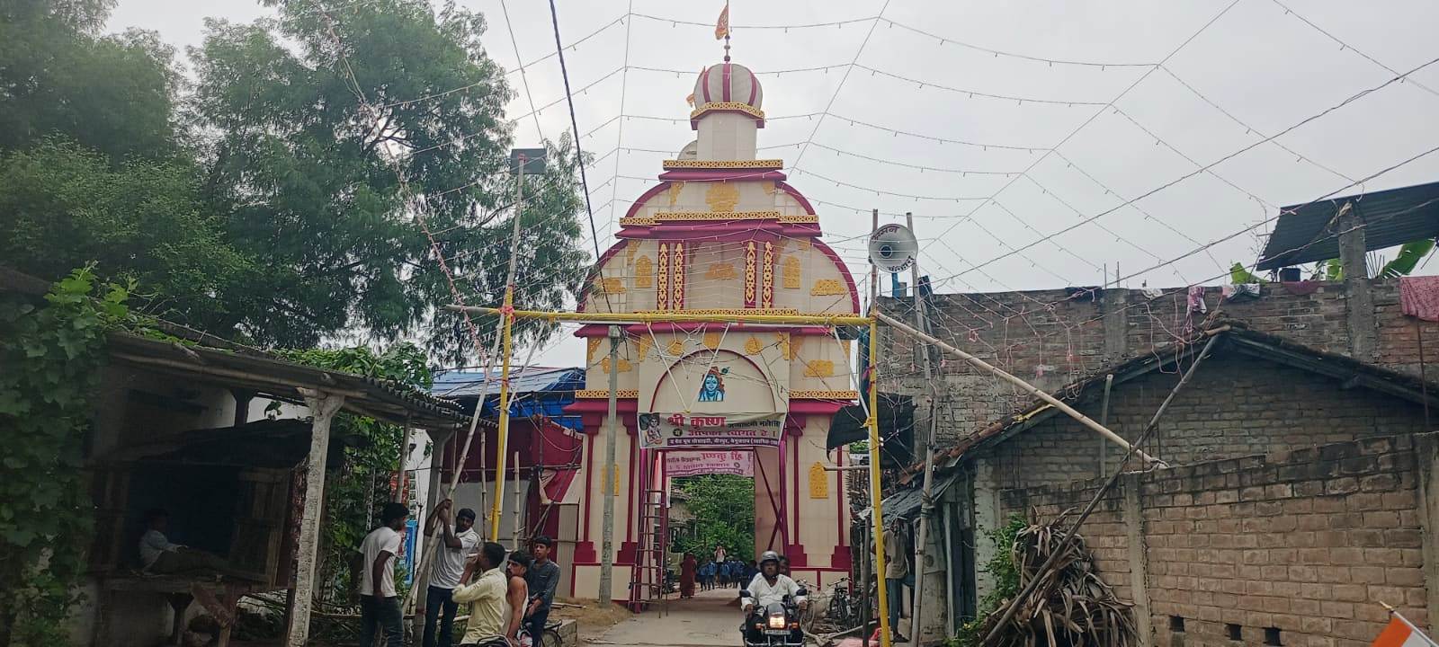 श्रीकृष्ण जन्माष्टमी महोत्सव को लेकर वीरपुर सज-धज कर तैयार, शुक्रवार को देर रात में खुलेंगे श्रधालुओं के लिए पट   3