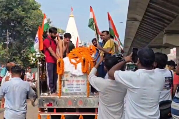 कुपवाड़ा में ड्यूटी के दौरान बीएसएफ जवान मनीष कुमार शहीद, तिरंगे में लिपटा पार्थिव शरीर पहुंचा बेगूसराय, नम आंखों से दी अंतिम विदाई 5