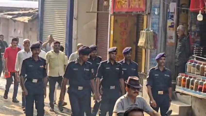 कुपवाड़ा में ड्यूटी के दौरान बीएसएफ जवान मनीष कुमार शहीद, तिरंगे में लिपटा पार्थिव शरीर पहुंचा बेगूसराय, नम आंखों से दी अंतिम विदाई 4