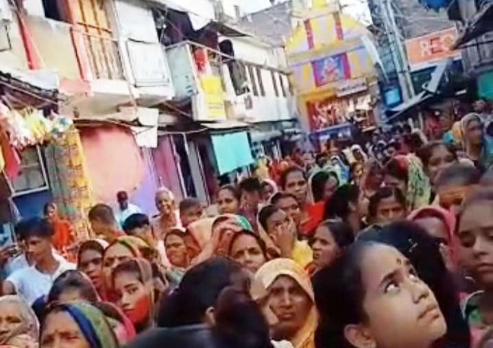 वीरपुर में धूमधाम से मनाया जा रहा भगवान श्रीकृष्ण का 5253वां जन्मोत्सव; आकर्षक झांकियों के साथ 10 सितंबर तक दर्शन के लिए खुला पट 3