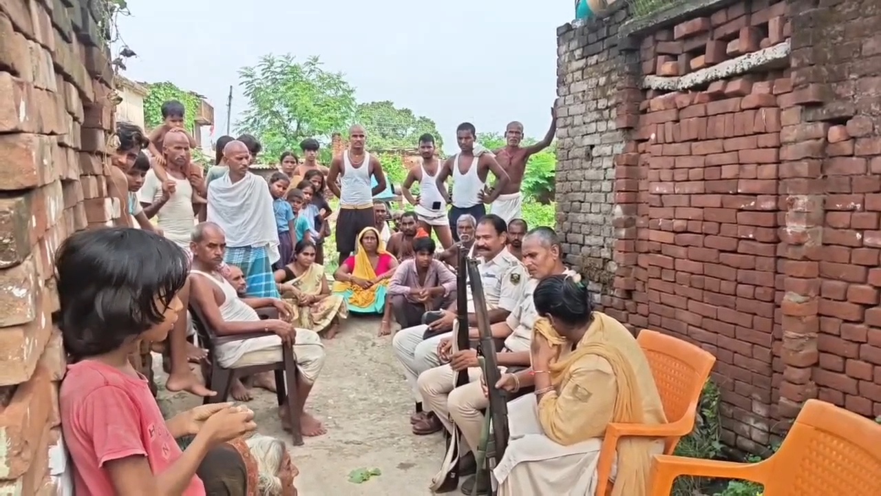 नालंदा में चोरों का आतंक,घर से 6 लाख की संपत्ति चोरी, बक्से-पेटियों के ताले तोड़कर 98 हजार कैश और जेवरात ले उड़े चोर,चोरी से पहले किया स्प्रे का छिड़काव, बढ़ते जलस्तर का चोर उठा रहे फायदा 5