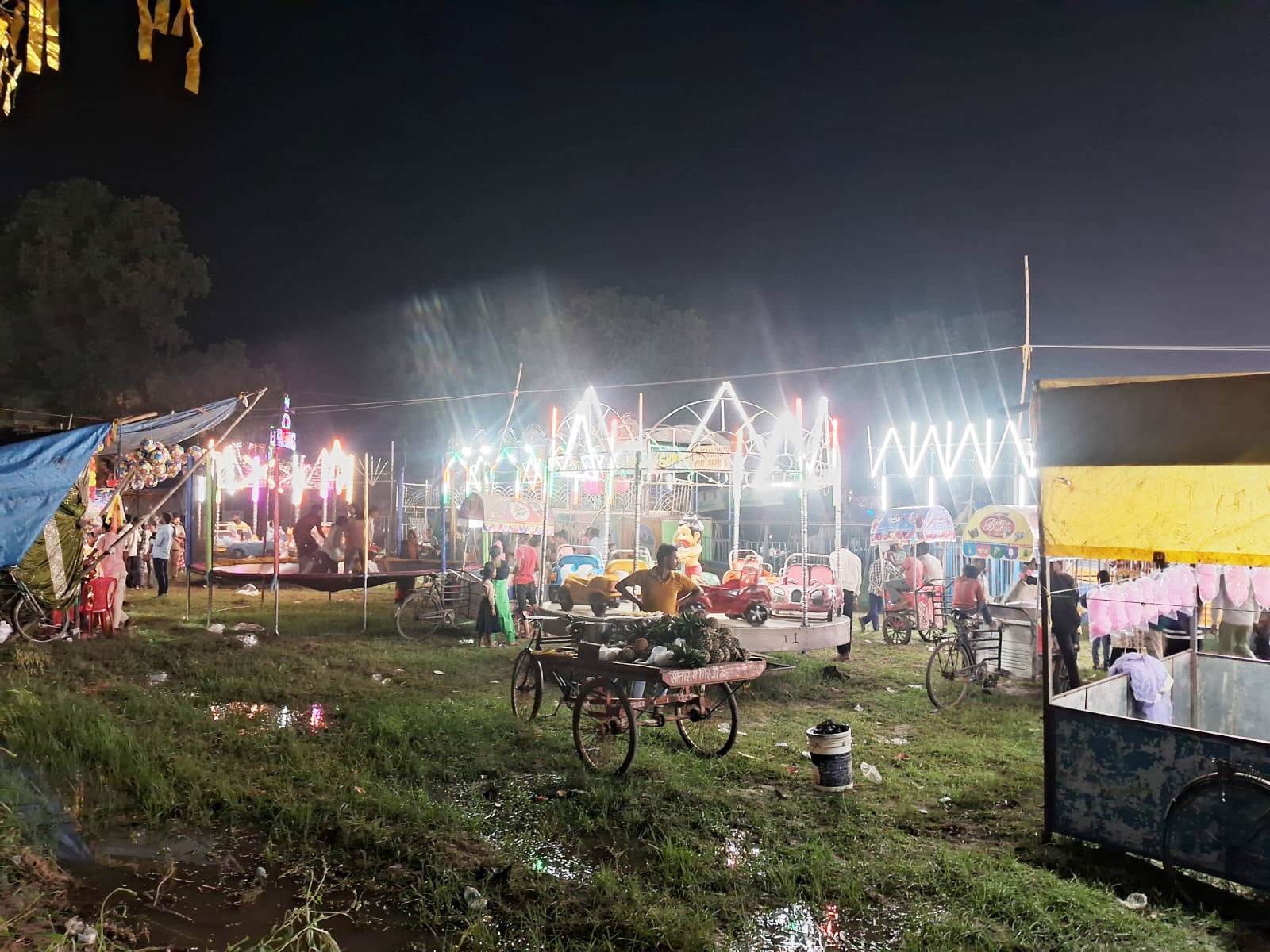 जय कन्हैया लाल की गूंज से गूंजा भगवानपुर, पट खुलते ही उमड़ी श्रद्धालुओं की भीड़ 4