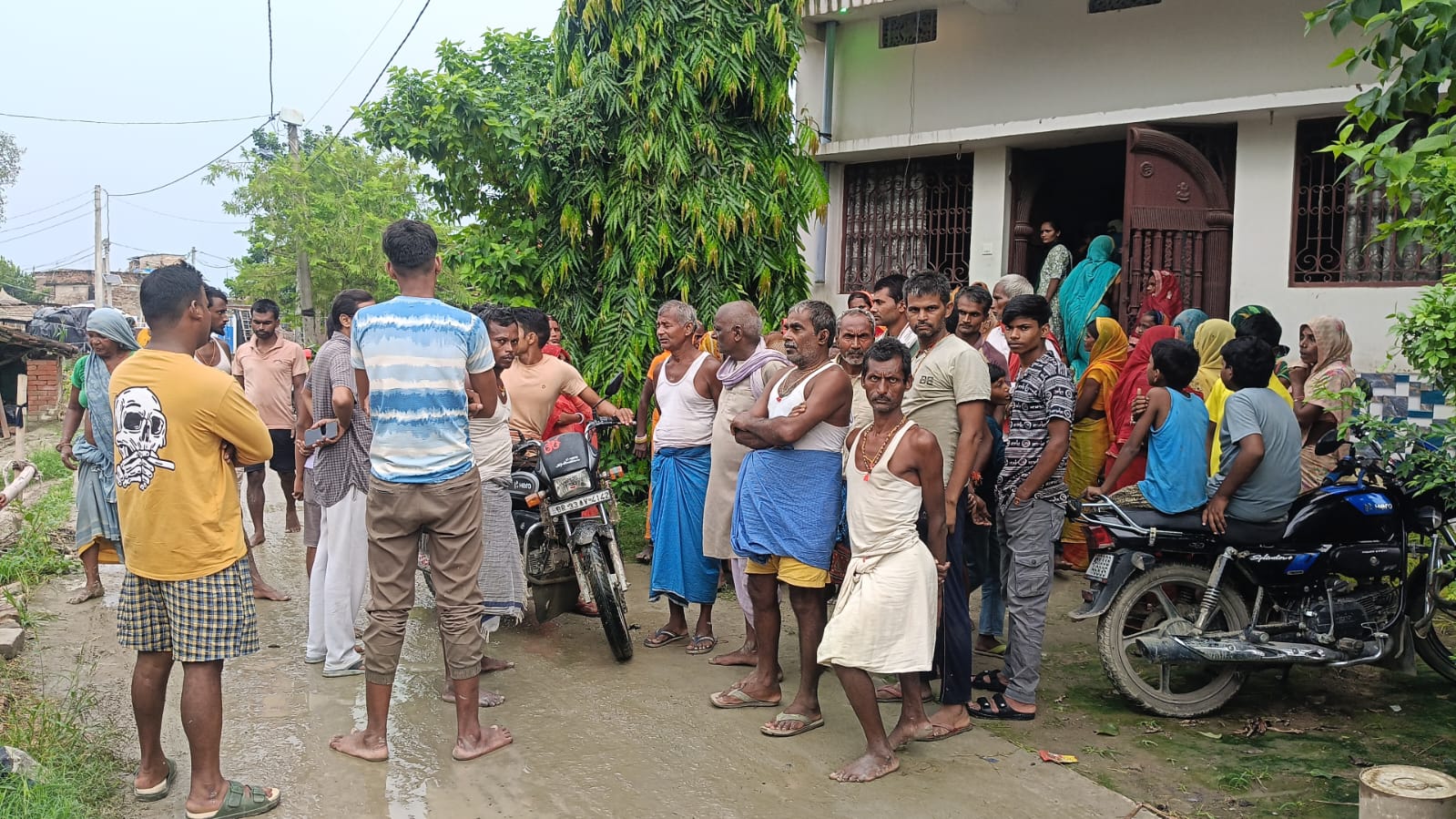 बछवाड़ा के रसीदपुर में ठनका की चपेट में आने से किसान पुत्र की दर्दनाक मौत, दो मासूम बच्चियां हुईं अनाथ, बड़ा भाई गंभीर 3