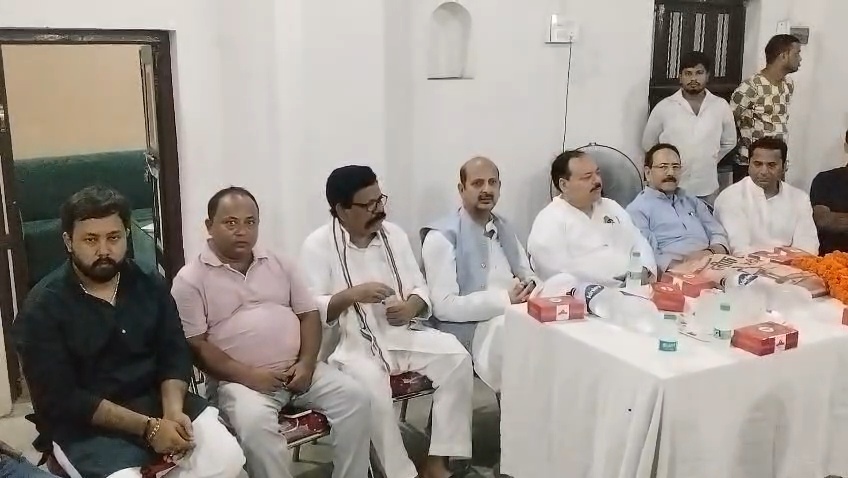 समस्तीपुर में राजद अल्पसंख्यक प्रकोष्ठ की समीक्षा बैठक: फातमी बोले- भाजपा की नीतियों से सामाजिक सद्भाव को खतरा, तैयार होगी समस्याओं की रिपोर्ट 3