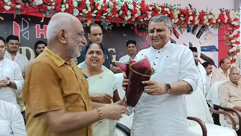 समस्तीपुर: डिप्टी सीएम विजय कुमार चौधरी का बड़ा बयान-'गंगा ने तोड़ा 2016 की बाढ़ का रिकॉर्ड, जलस्तर 50.56 के पार' 7