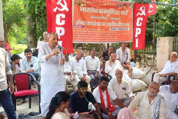 चुनावी वर्ष नहीं होने के कारण सरकार का ध्यान बाढ़ पीड़ितों की ओर नहीं जा रहा है-शत्रुध्न प्रसाद सिंह 1
