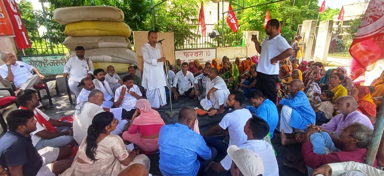 चुनावी वर्ष नहीं होने के कारण सरकार का ध्यान बाढ़ पीड़ितों की ओर नहीं जा रहा है-शत्रुध्न प्रसाद सिंह 2
