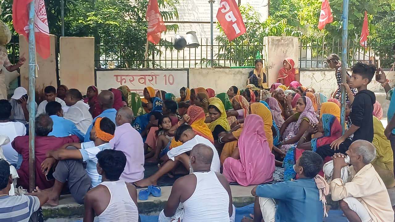 चुनावी वर्ष नहीं होने के कारण सरकार का ध्यान बाढ़ पीड़ितों की ओर नहीं जा रहा है-शत्रुध्न प्रसाद सिंह 3