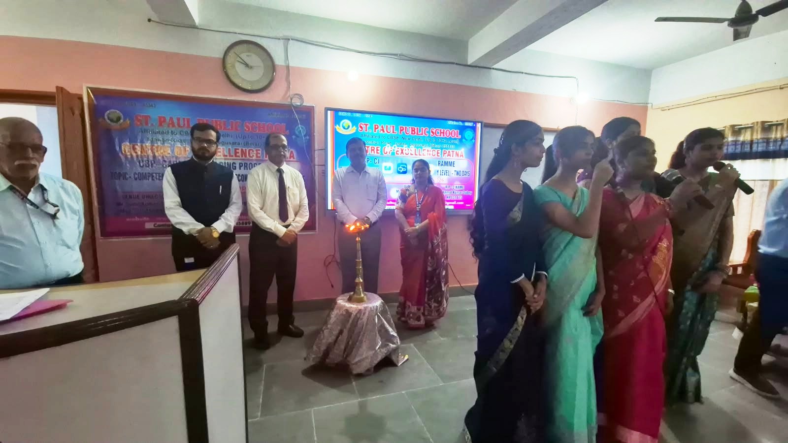 संत पॉल पब्लिक स्कूल तेघरा में सीबीएसई की दो दिवसीय कार्यशाला, योग्यता-आधारित शिक्षण और मूल्यांकन पर हुआ मंथन 3
