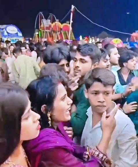 बेगूसराय: चेरिया बरियारपुर में जन्माष्टमी मेले के दौरान मची भगदड़, झूला टूटने की अफवाह से 15-20 लोग घायल 2