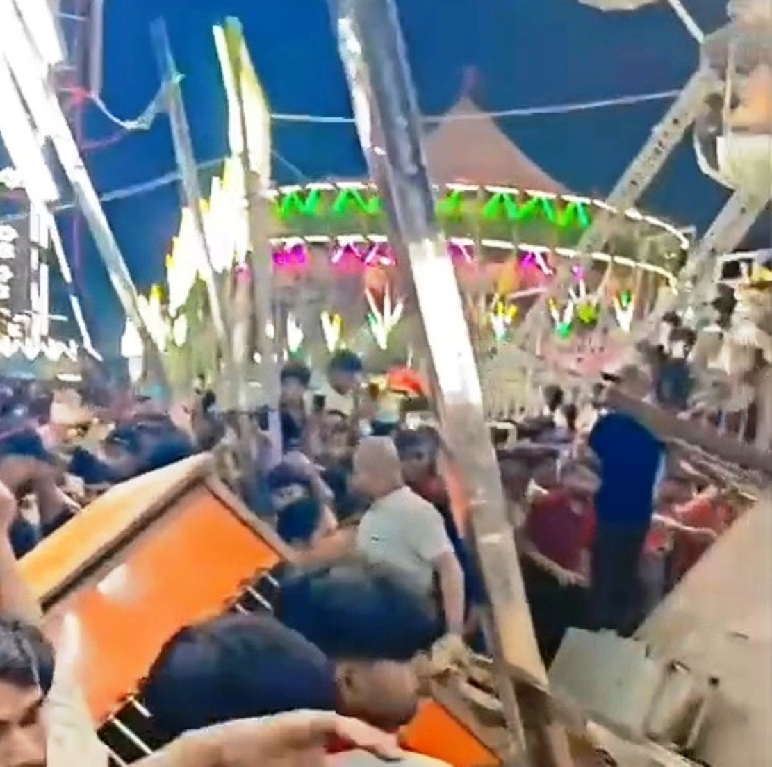 बेगूसराय: चेरिया बरियारपुर में जन्माष्टमी मेले के दौरान मची भगदड़, झूला टूटने की अफवाह से 15-20 लोग घायल 3