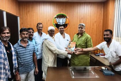 सिमरिया सिक्स लेन सेतु का नाम 'दिनकर सेतु' रखने की मांग: संघर्ष समिति ने नगर विधायक कुंदन कुमार से की मुलाकात 8