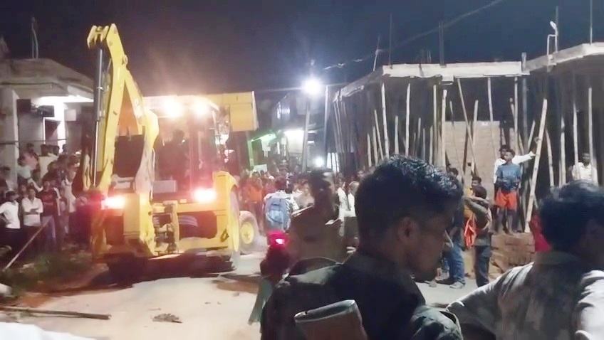बेगूसराय: भगवानपुर में अतिक्रमण हटाने गई टीम पर हमला,सीओ के साथ मारपीट कर किया घायल 3