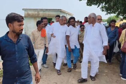 नालंदा: गंगा के उफान से नालंदा के टाल क्षेत्र बना टापू, सरमेरा टाल में 300 बीघा फसल जलमग्न, सरमेरा प्रखंड के कई गांवों के खेतों में 8-10 फीट पानी 12