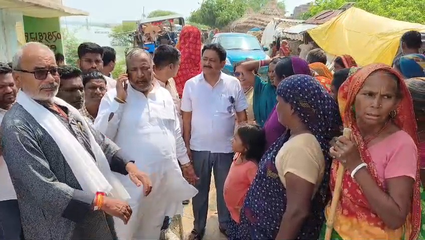 नालंदा: गंगा के उफान से नालंदा के टाल क्षेत्र बना टापू, सरमेरा टाल में 300 बीघा फसल जलमग्न, सरमेरा प्रखंड के कई गांवों के खेतों में 8-10 फीट पानी 2