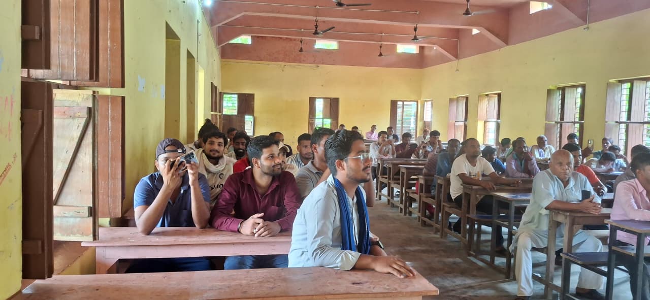 तेघड़ा: AISF का आठवां अंचल सम्मेलन ओमर हाई स्कूल में संपन्न, किशन भारद्वाज बने सचिव और मो. तौसीफ अध्यक्ष 3