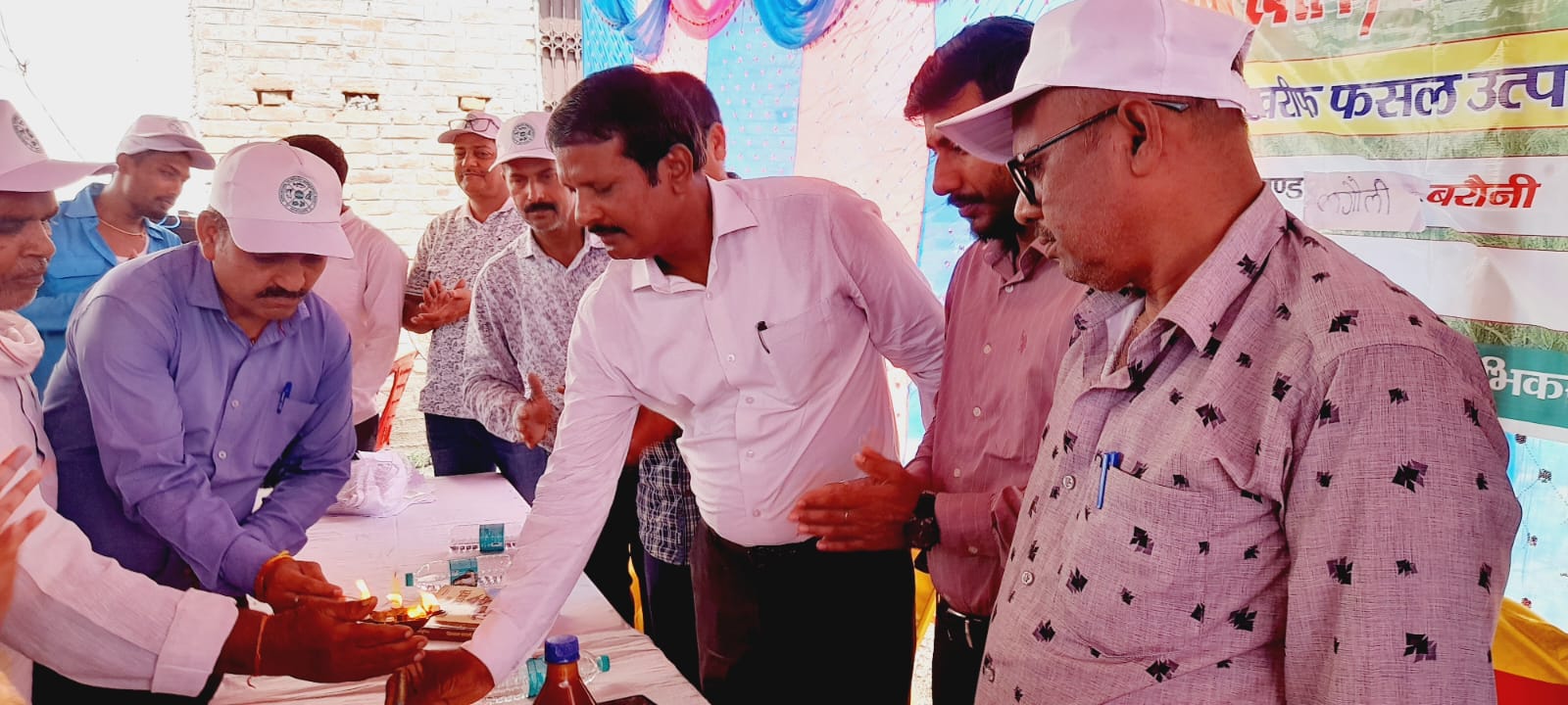 कृषक वैज्ञानिक तकनीकों अपनाने एवं खेती में अनावश्यक रासायनिक उर्वरकों के प्रयोग को कम से कम करें- अजित कुमार 2