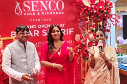 भोजपुरी सुपरस्टार काजल राघवानी पहुंची बिहार शरीफ, senco  ज्वेलरी शो रुम के उद्घाटन कार्यक्रम में की शिरकत, कार्यक्रम के दौरान भीड़ हुई अनियंत्रित,मची भगदड़ 24