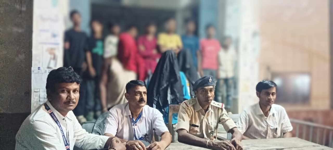 समस्तीपुर जंक्शन पर मानव तस्करी के खिलाफ बड़ी कार्रवाई: कर्मभूमि एक्सप्रेस से 9 बाल मजदूर रेस्क्यू, 3 तस्कर गिरफ्तार 4