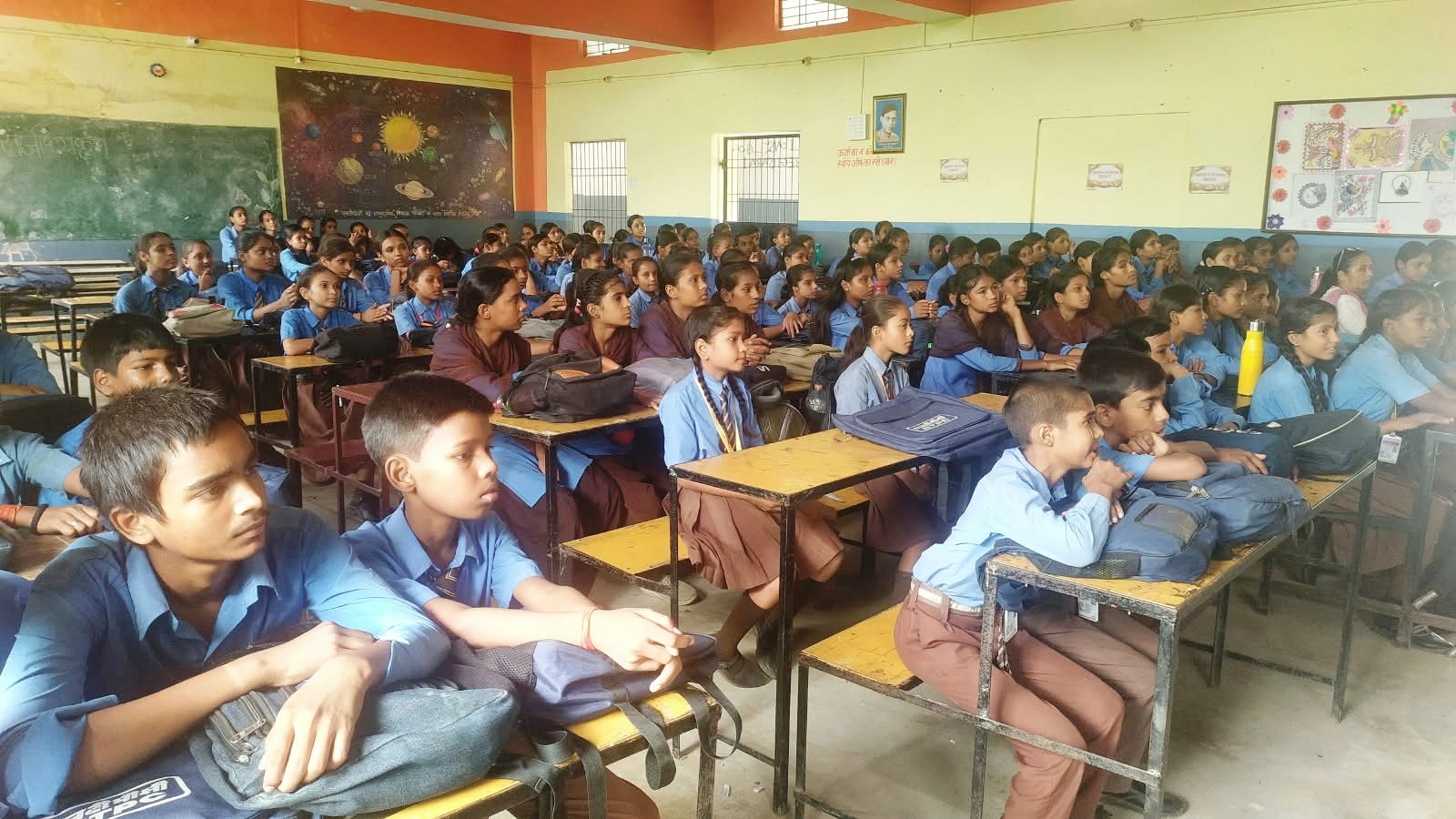राष्ट्रकवि दिनकर किसी सीमा के नहीं बल्कि संपूर्ण विश्व के कवि हैं: 118वीं जयंती पर बीहट और सिमरिया के मध्य विद्यालयों में गूंजीं रचनाएं, बच्चों ने बिखेरी प्रतिभा 4