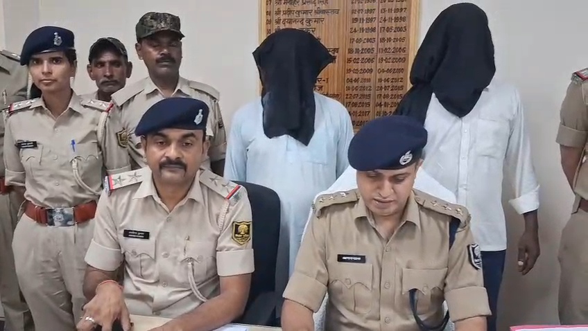 नालंदा में दो हत्या का पुलिस ने किया खुलासा, हथौड़ी से पीट पीट कर और गोली से पत्नी की हत्या, मामूली विवाद में पत्नी की हथौड़ी से पीटकर हत्या, आरोपी पति गिरफ्तार, घर बनाने के विवाद में पत्नी की गोली मारकर हत्या, आरोपी पति मन्नू गिरफ्तार 2