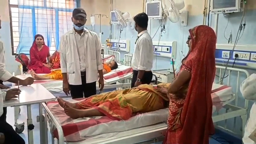नालंदा: खाना बनाने के दौरान सिलेंडर में हुआ ब्लास्ट, गैस रिसाव के कारण हुआ ब्लास्ट, सात लोग हुए चोटिल,एक पटना रेफर, घर का सामान जलकर हुआ राख 6