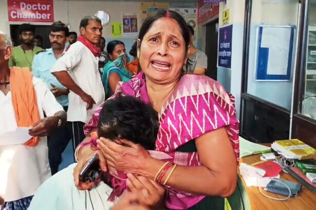 नालंदा: मोटरसाइकिल से झटका लगने के विवाद पर हुई जमकर मारपीट और रोड़ेबाजी, वार्ड पार्षद के परिवार पर लॉज के छात्रों ने किया हमला, चार लोग हुए जख्मी 5