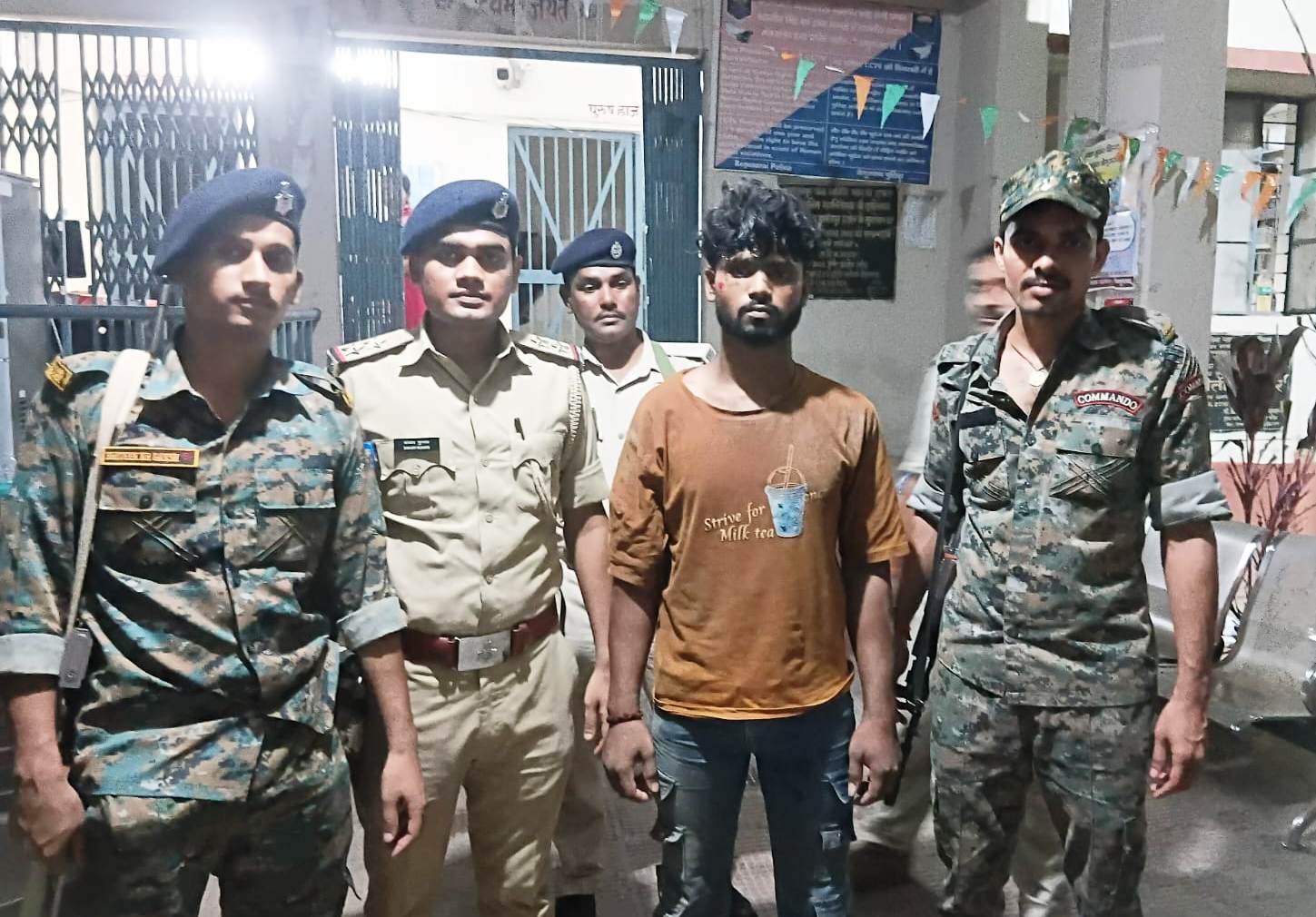 देसी पिस्तौल के साथ हत्याकांड का नामजद आरोपी गिरफ्तार,चंदौर बहियार से पुलिस ने दबोचा, हत्या में प्रयुक्त बाइक भी बरामद 8