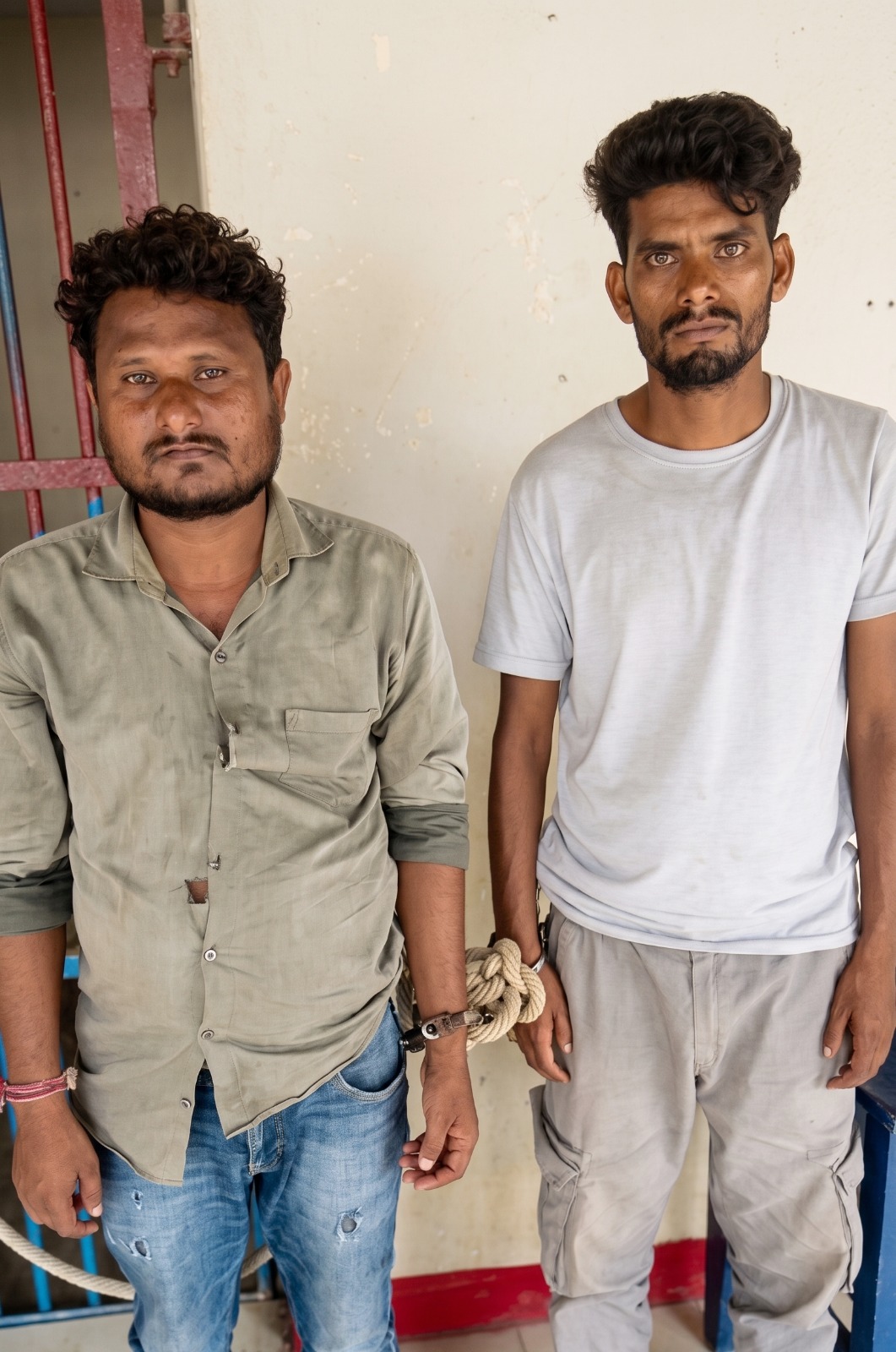 बछवाड़ा के चमथा में बैंक से रुपये निकालकर लौट रही महिला से छिनतई का प्रयास, दो शातिर बदमाश रंगे हाथ गिरफ्तार 2