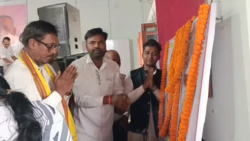समस्तीपुर: जनसुराज ने एक साथ मनाई पूर्व सीएम भोला पासवान शास्त्री और कवि रामधारी सिंह दिनकर की जयंती 2