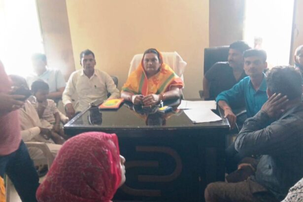 वीरपुर पूर्वी पंचायत भवन में ग्राम सभा का हुआ आयोजन, विकास योजनाओं पर हुई चर्चा 7