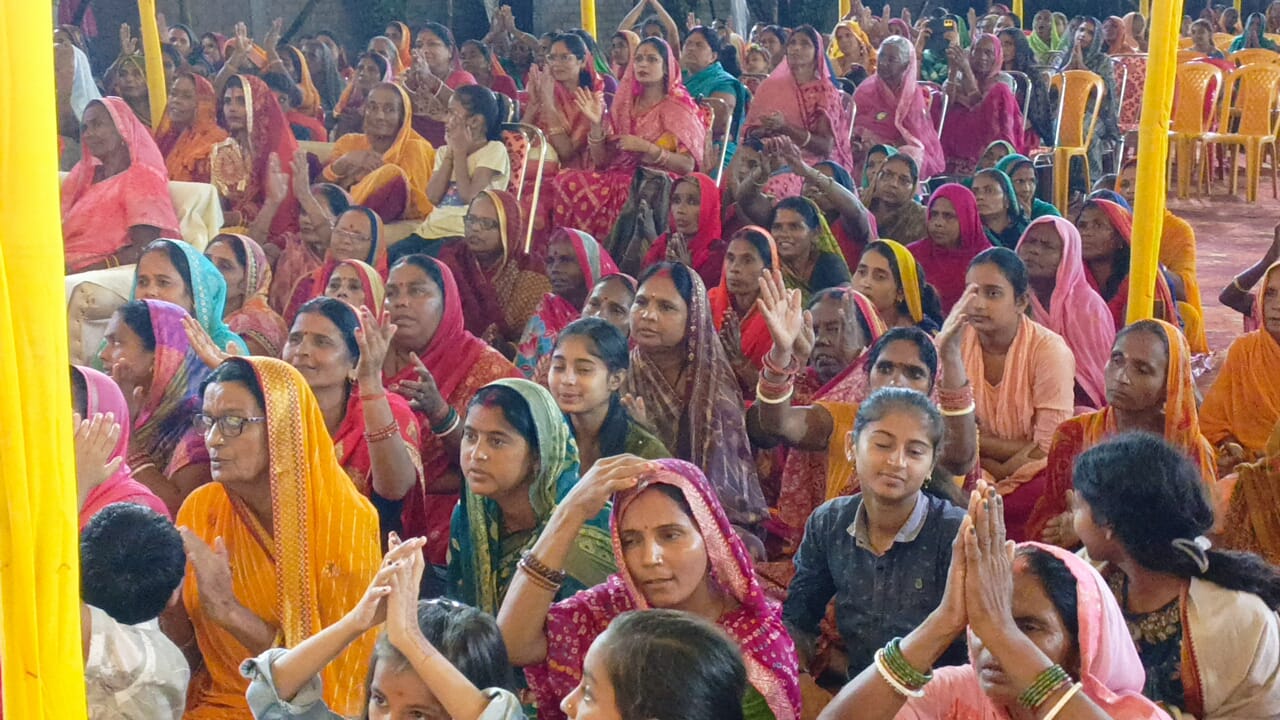वीरपुर में श्रीमद् भागवत कथा के दुसरे दिन उमड़ी श्रधालुओं की भीड़ 2