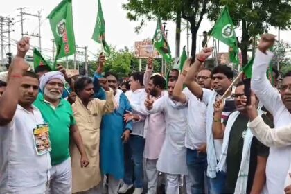 नालंदा में CEC ज्ञानेश कुमार के खिलाफ RJD का हल्लाबोल,मुख्य चुनाव आयुक्त का पुतला फूंका, मुख्य चुनाव आयुक्त के इस्तीफे की मांग,बिहार-बंगाल में फिर से चुनाव की मांग, RJD ने दी दिल्ली कूच की चेतावनी 21
