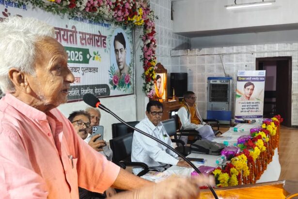 सिमरिया में राष्ट्रकवि दिनकर की 118वीं जयंती पर विराट कवि सम्मेलन संपन्न, देर रात तक बही काव्य-रसधारा 1
