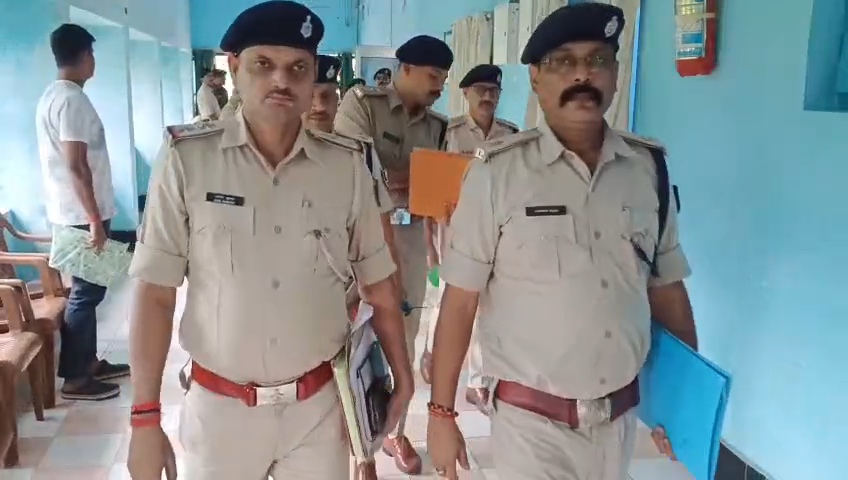 नालंदा में त्योहारों की सुरक्षा को लेकर आई जी  की बैठक, संवेदनशील इलाकों पर कड़ी नजर के निर्देश,दुर्गापूजा और विसर्जन को लेकर पुलिस अलर्ट, IG ने सुरक्षा व्यवस्था की समीक्षा की 9