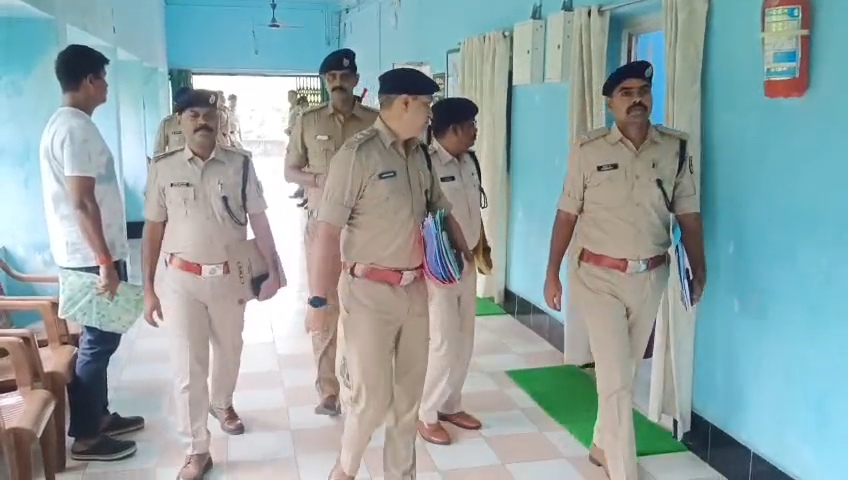 नालंदा में त्योहारों की सुरक्षा को लेकर आई जी  की बैठक, संवेदनशील इलाकों पर कड़ी नजर के निर्देश,दुर्गापूजा और विसर्जन को लेकर पुलिस अलर्ट, IG ने सुरक्षा व्यवस्था की समीक्षा की 2