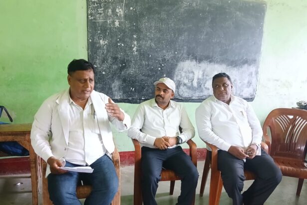 आदर्श मध्य विद्यालय नारेपुर में ‘आयुर्विधा स्कूल स्वास्थ्य कार्यक्रम’ आयोजित, बच्चों को दिए गए सेहत व योग के टिप्स 1