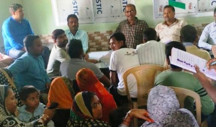 वीरपुर: डीह पर पंचायत भवन में ग्राम सभा का आयोजन, आवास प्लस सूची का हुआ अनुमोदन 7