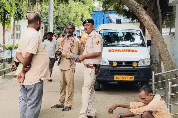 बेगूसराय में टायर फटने से दो ट्रकों की जोरदार भिड़ंत, केबिन में फंसे चालक की इलाज के दौरान मौत 1