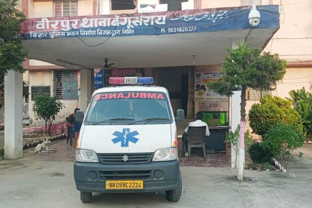 एम्बुलेंस से शराब की तस्करी: बेगूसराय के वीरपुर में 37 कार्टन विदेशी शराब बरामद, तीन तस्कर फरार 7