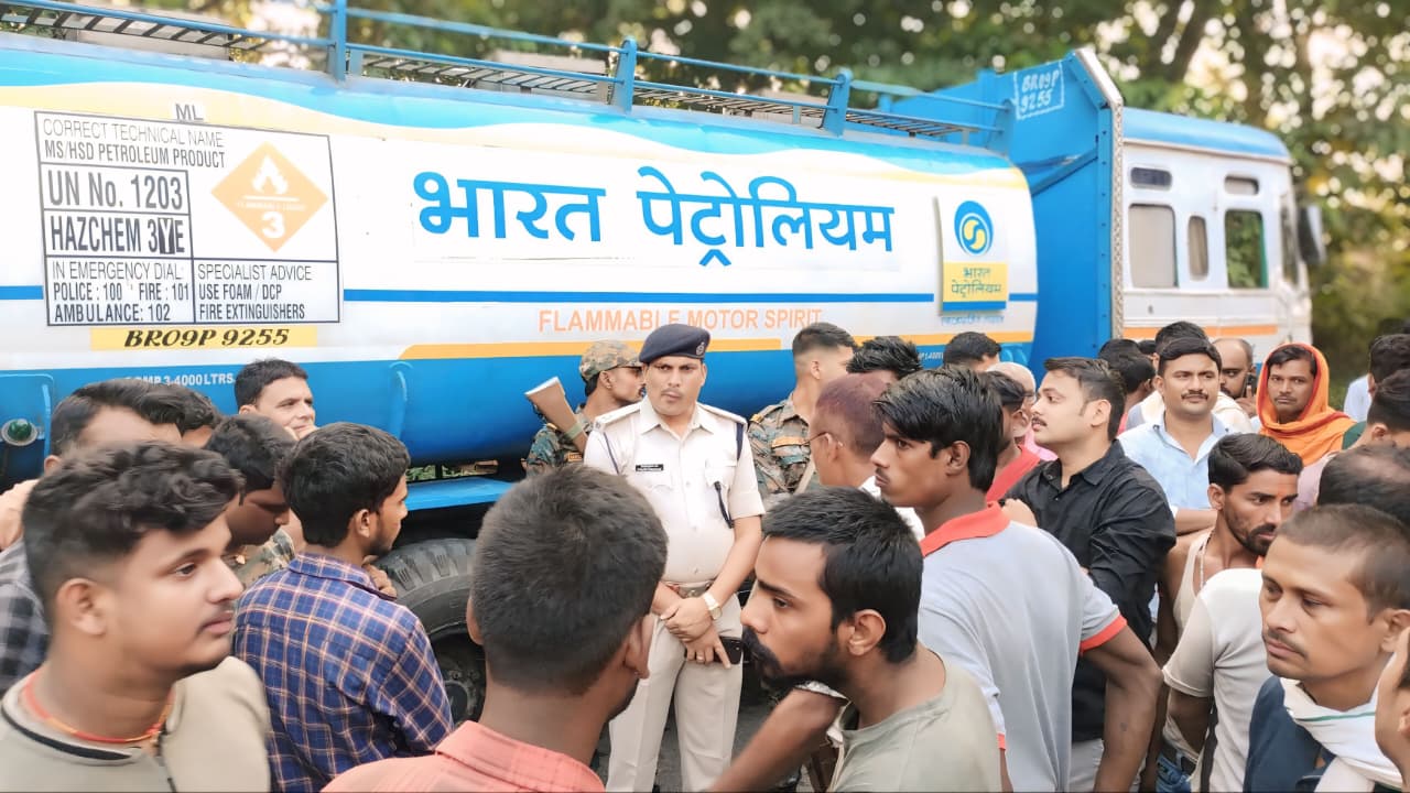 बछवाड़ा में कंटेनर ट्रक की चपेट में आने से एक युवक की दर्दनाक मौत,परिजन में कोहराम 5