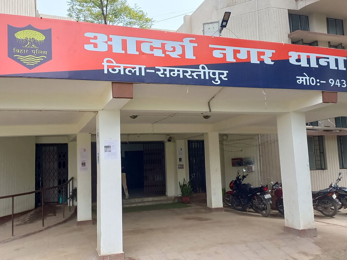 समस्तीपुर में सनसनी: अलीनगर धरमपुर में मजदूर का गला रेता, नाजुक हालत में पटना रेफर; जांच में जुटी पुलिस 5
