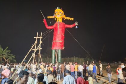भगवानपुर: सहिलोरी में धूमधाम से हुआ रावण दहन, उमड़ी हजारों दर्शकों की भीड़ 10