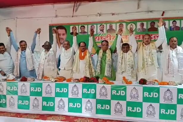 ​'गुल खाए, गुलगुले से परहेज': चिराग पासवान पर भड़के आलोक मेहता, कहा- शर्म आती है तो सरकार से समर्थन वापस लें 1