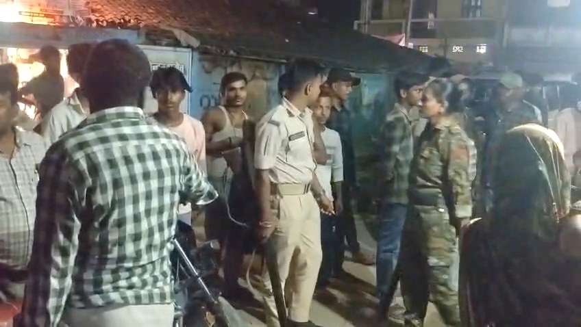 समस्तीपुर में बेखौफ बदमाशों का तांडव: रोसड़ा में ज्वेलरी दुकान से 20 ग्राम सोना लूटा, हथियार चमकाते हुए फरार 3