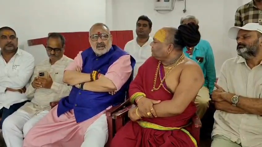 गिरिराज सिंह का पलटवार: ‘खड़गे गांधी परिवार के दास, राहुल सत्याग्रही नहीं सत्यानाशी हैं’ 3