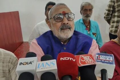 गिरिराज सिंह का पलटवार: ‘खड़गे गांधी परिवार के दास, राहुल सत्याग्रही नहीं सत्यानाशी हैं’ 29